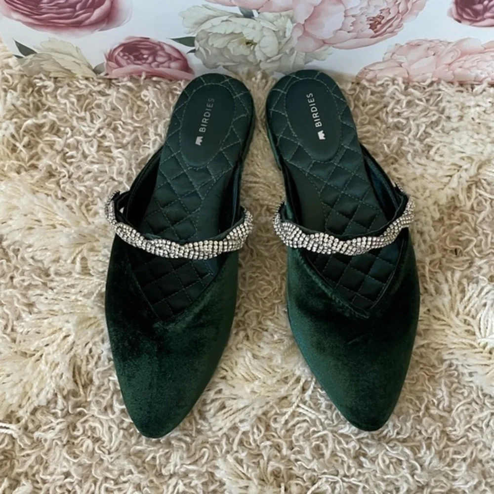 Emerald Green Birdies Swan Jeweled Velvet Slip On Shoe
